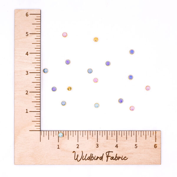 Circle Buttons with Gold 1/4"
