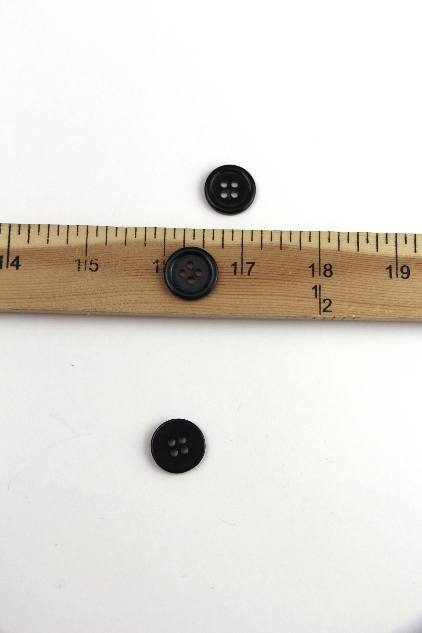 Classic Black Button 3/4"