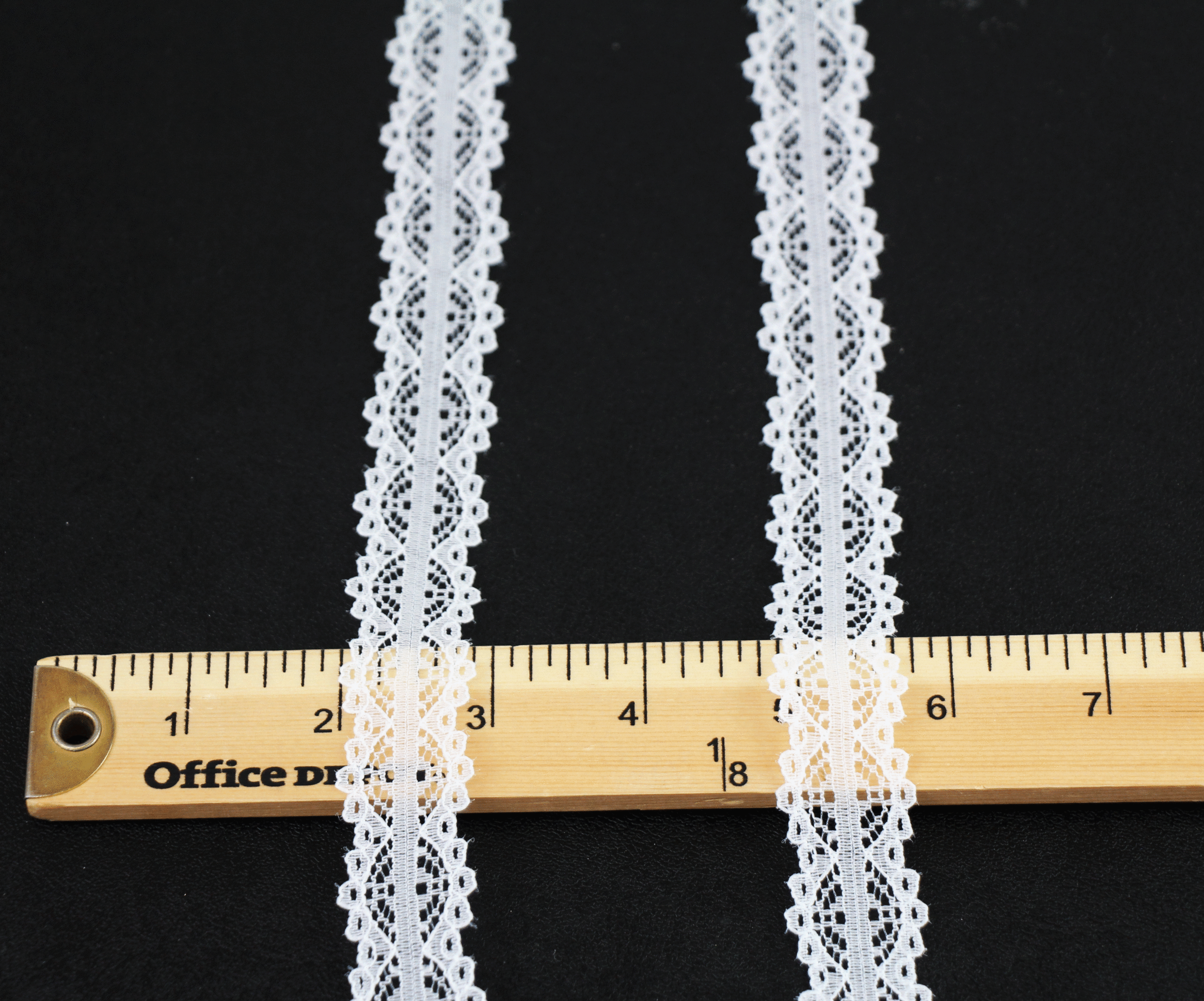 Oval Arch White Lace