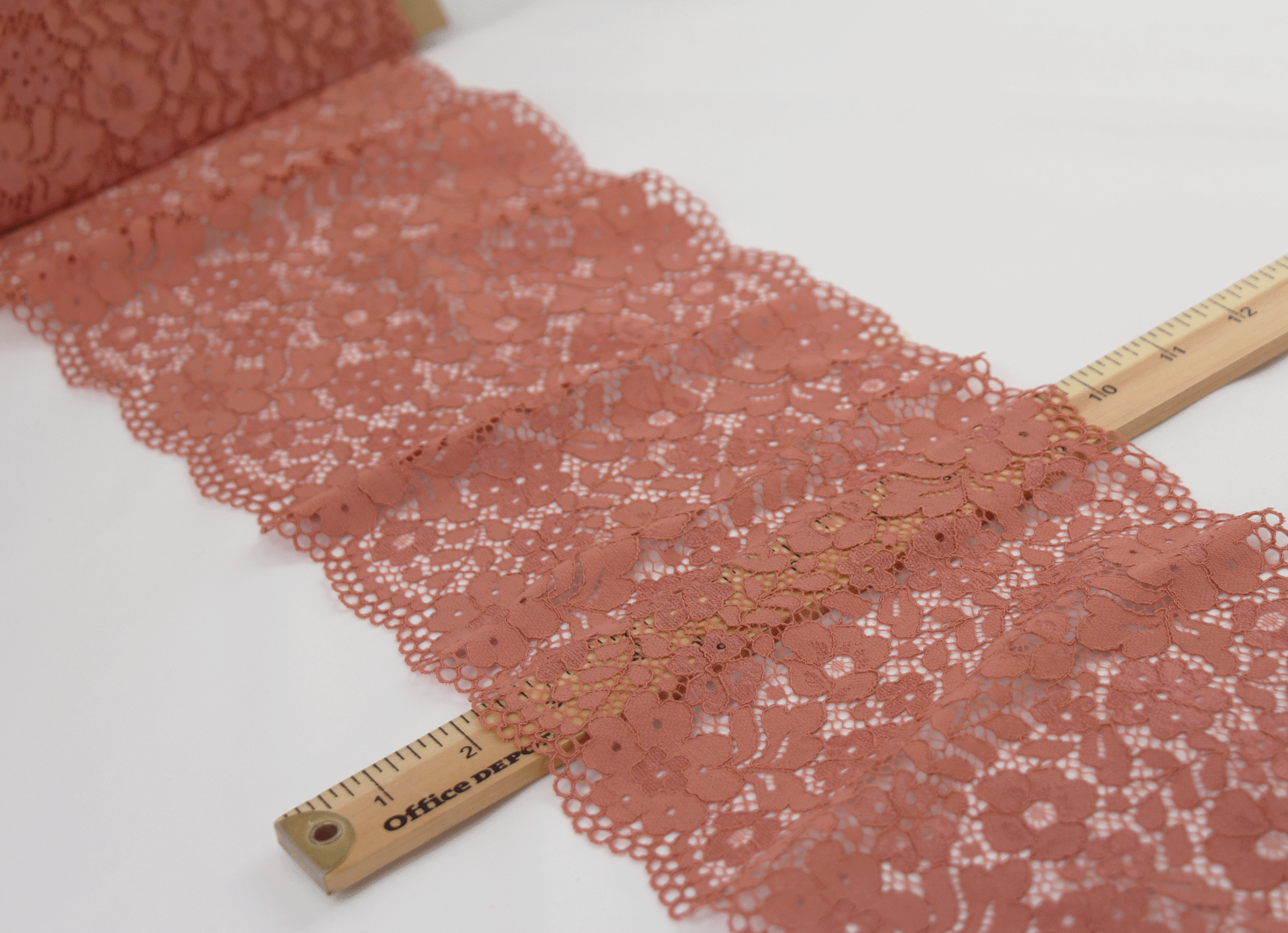 Spicy Rosewood Lace