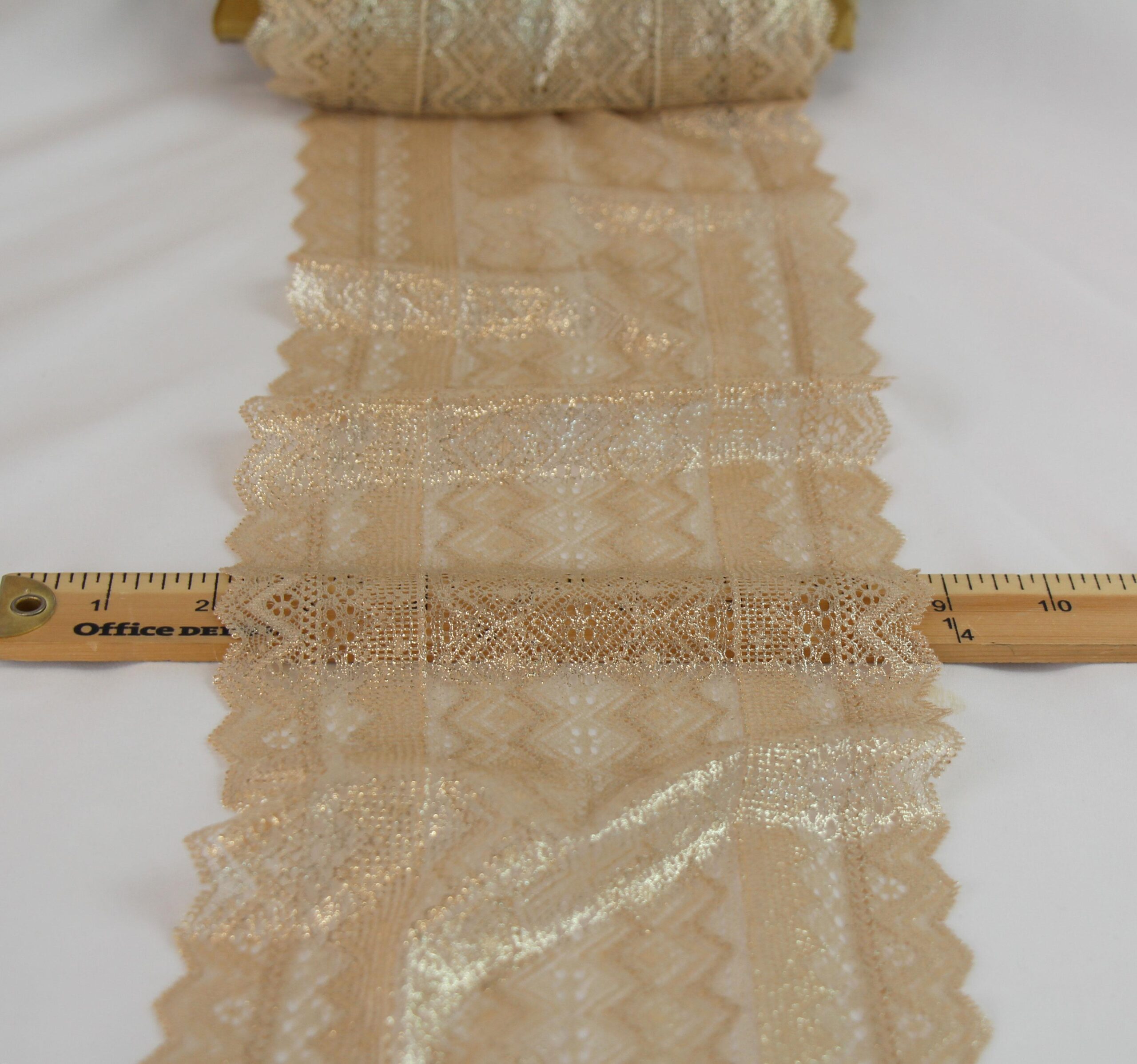 Shiny Gypsum Rose Island Lace