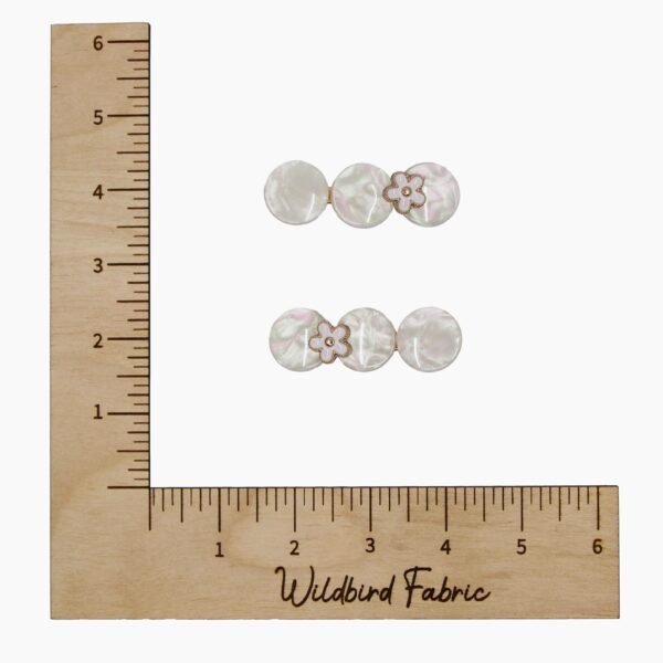 Opal Circle with Daisy Clips