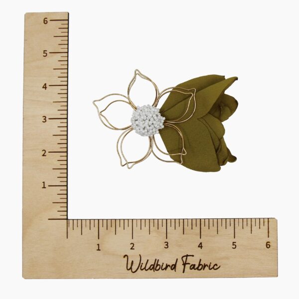 Fawn Daisy Flower Clip